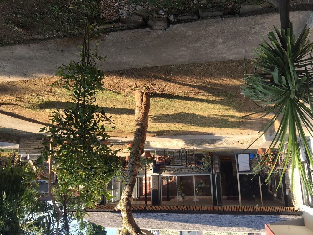 Hotel Glory Garden Pokhara Bagian luar foto
