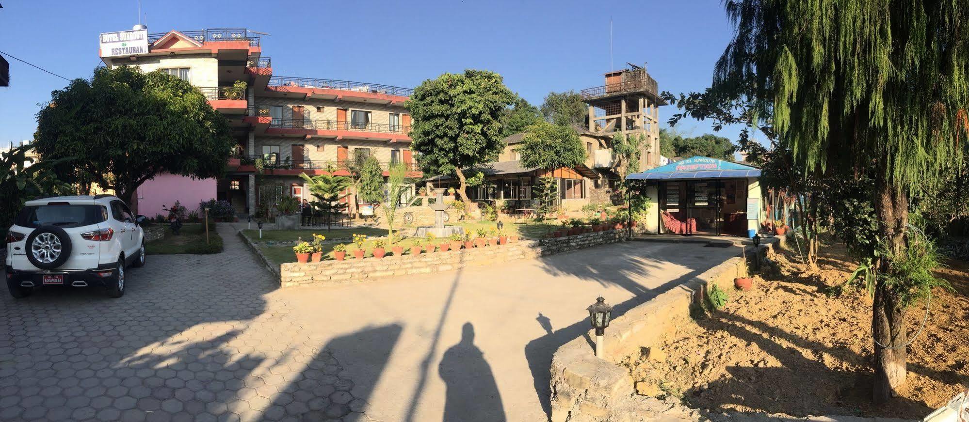 Hotel Glory Garden Pokhara Bagian luar foto