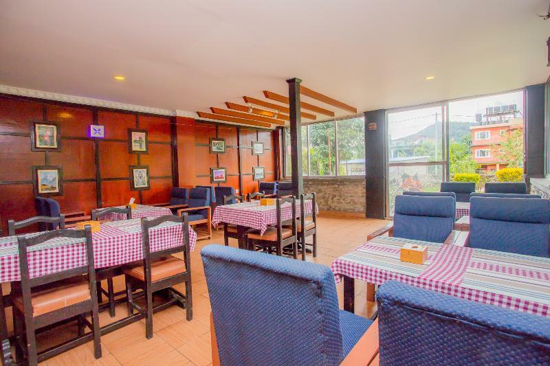 Hotel Glory Garden Pokhara Bagian luar foto